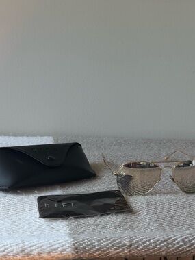 DIFF Eyewear Gold Aviator Sunglasses  - Mirrored Lenses